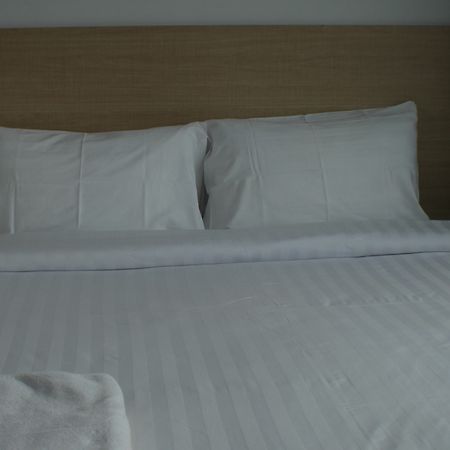Darisa Apartment Service Patong Екстериор снимка