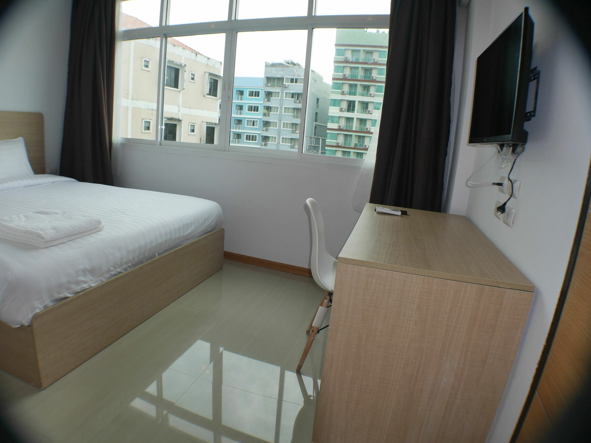 Darisa Apartment Service Patong Екстериор снимка